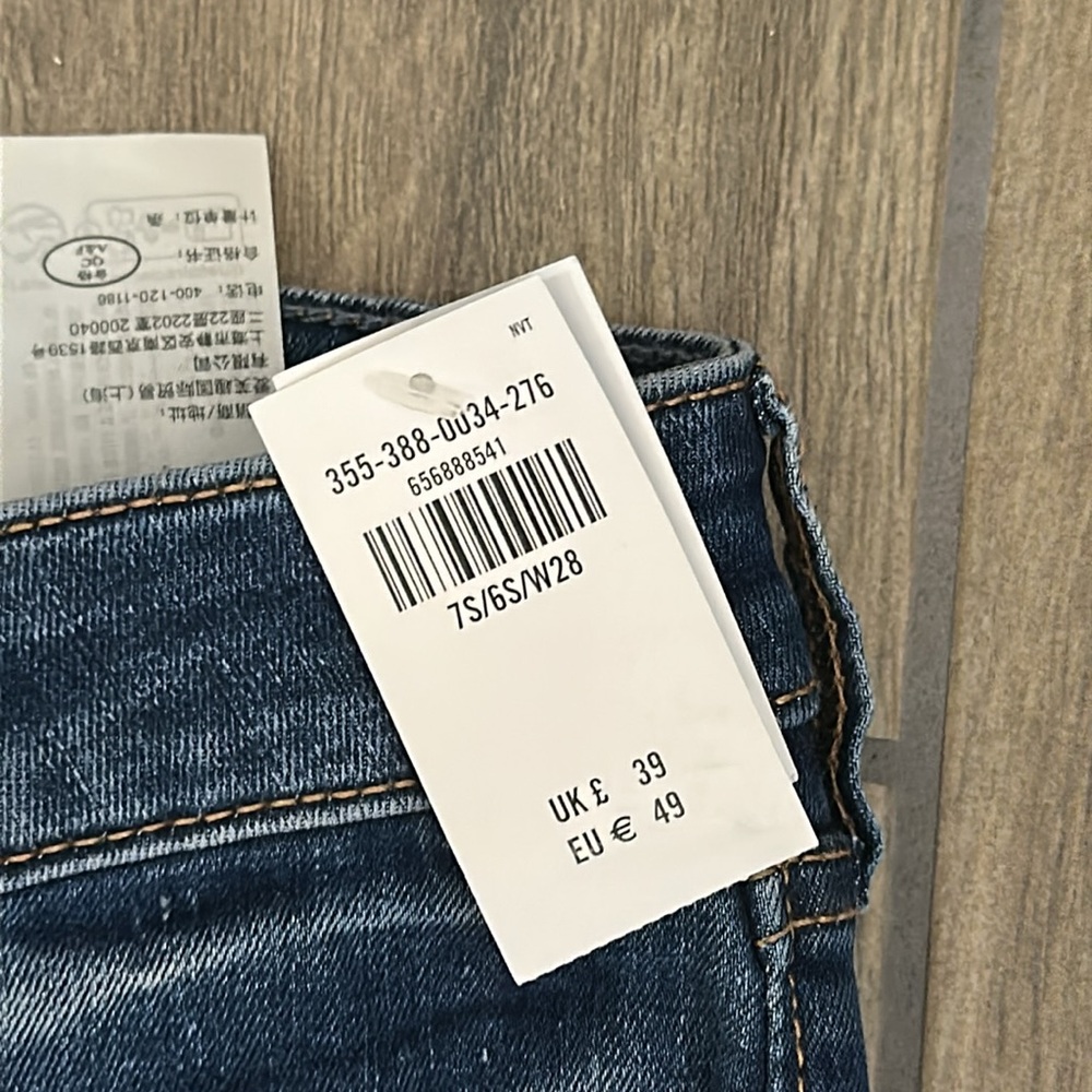 Hollister Women’s Low Rise Flare Blue Jeans, size 28S. NWT - Picture 3 of 7